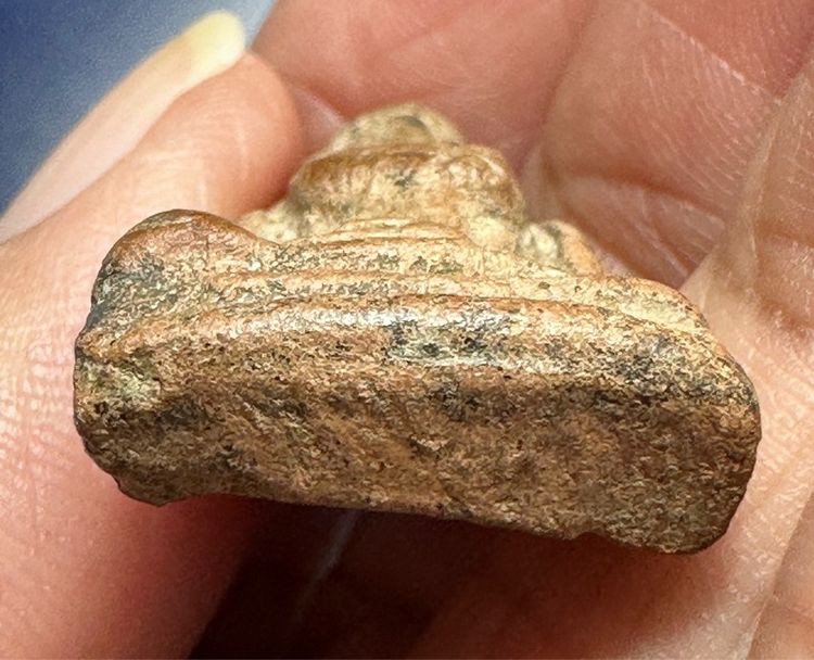 🙏พระผงสุพรรณดำไม่ตัดปีก พิมพ์หน้าแก่🙏พระผงสุพรรณพิมพ์ หน้าหนุ่ม องค์ละ1550 รูปที่ 15