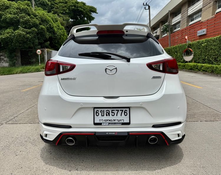 Mazda Mazda 2 2020 1.3 Skyactiv-G S Sports Sedan เบนซิน ไม่ติดแก๊ส เกียร์อัตโนมัติ ขาว รูปที่ 4