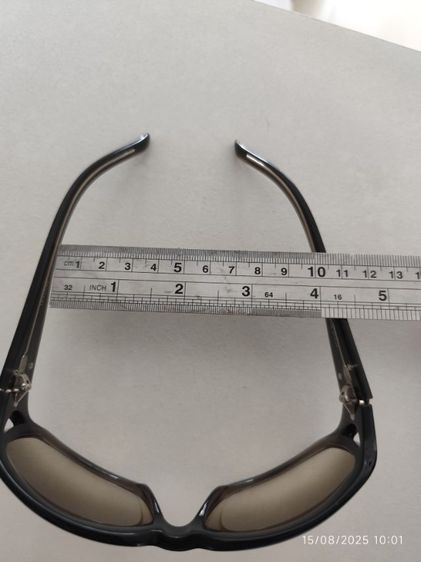 แว่นตากันแดด VALENTINO มือสองขายตามสภาพมีตำหนิที่เลนส์เล็กน้อยขอคนรับได้ รูปที่ 13