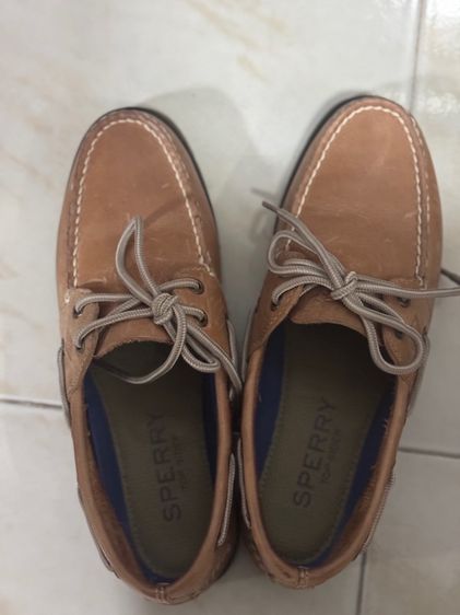 รองเท้า 