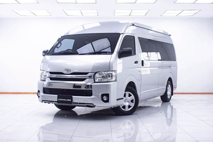 รถ Toyota Commuter 3.0 สี เทา