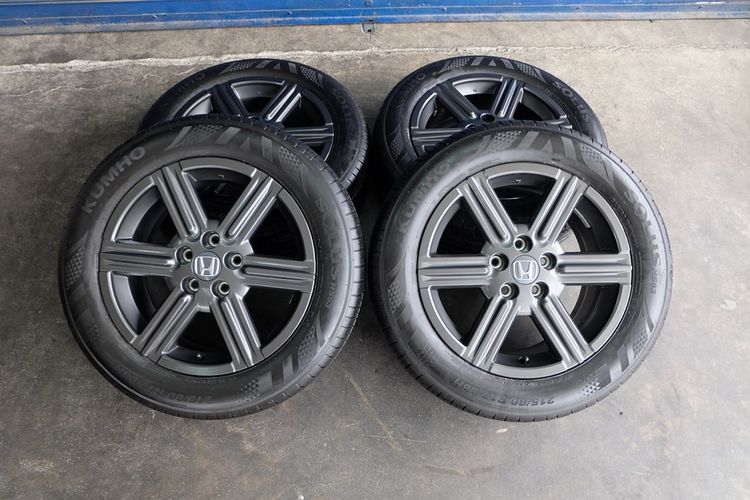 🚩 HRV 17นิ้ว + ยาง Kumho ขนาด 215 60R17 ปี23 
