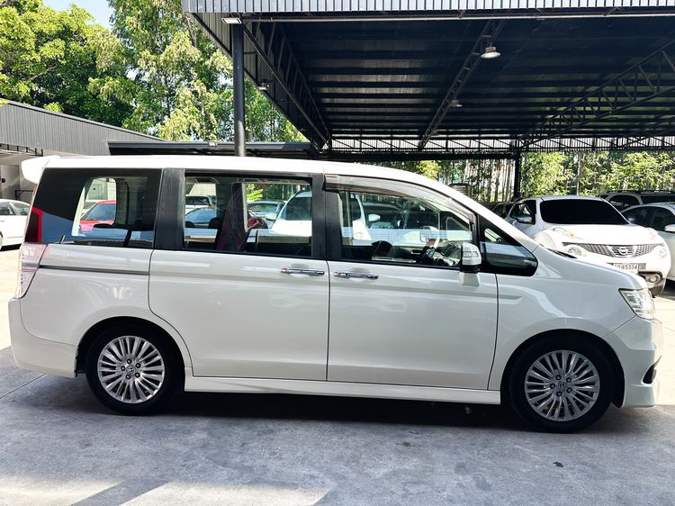 Honda Stepwagon 2012 2.0 JP Utility-car เบนซิน เกียร์อัตโนมัติ ขาว รูปที่ 4