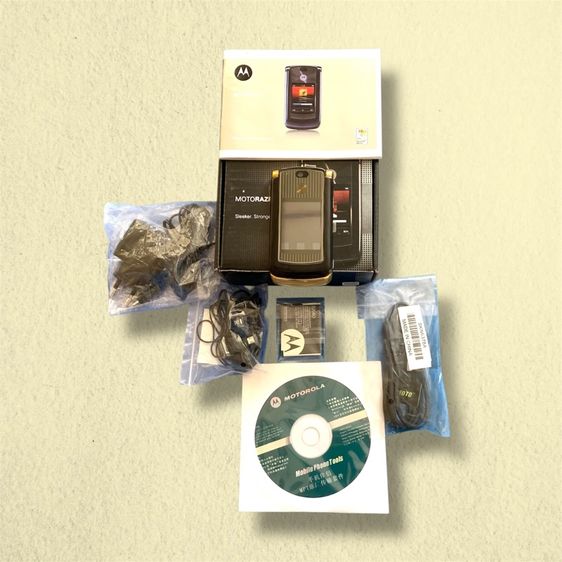 Motorola RAZR² V8 Luxury Edition เครื่องโชว์ สภาพดี อุปกรณ์ครบกล่อง รูปที่ 4