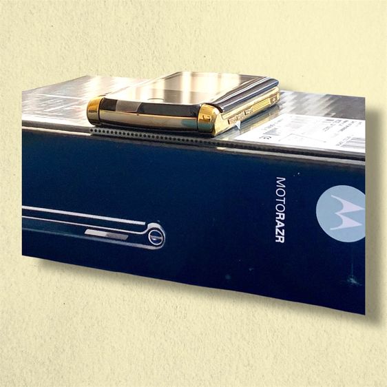 Motorola RAZR² V8 Luxury Edition เครื่องโชว์ สภาพดี อุปกรณ์ครบกล่อง รูปที่ 9