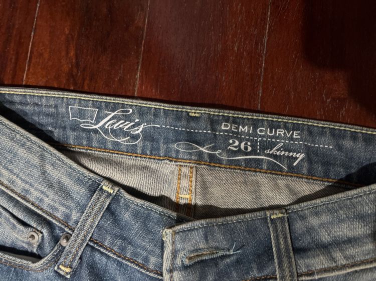 กางเกงยีนส์ลีวาย รูปที่ 3