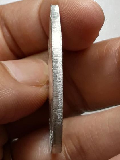 เหรียญรุ่นแรกหลวงปู่ฝั้น อาจาโร กะไหล่เงิน รูปที่ 4