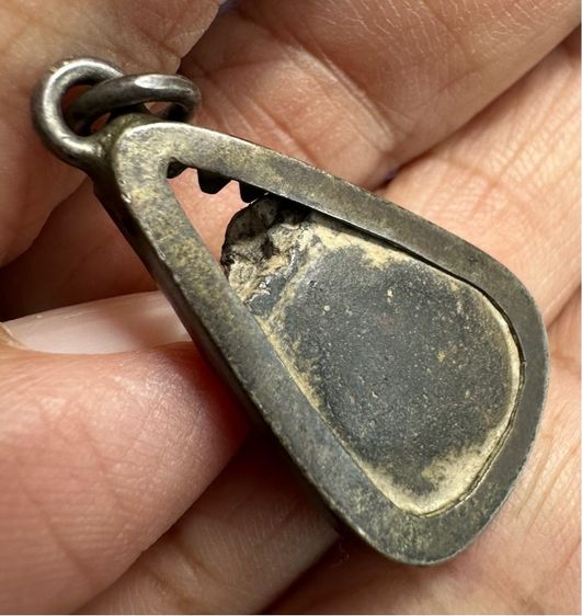 พระผงคลุกรักษ์เลี่ยมโบราณหลวงปู่ศุขวัดปากคลองมะขามเฒ่า  รูปที่ 7