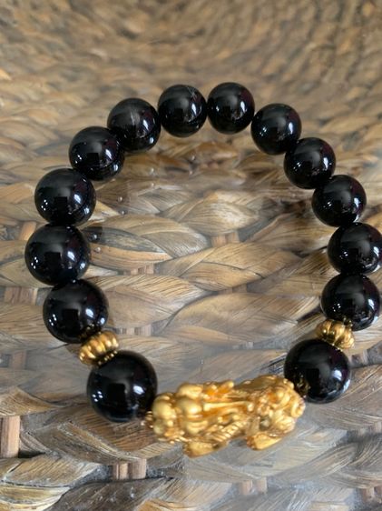 ข้อมือใช้ใส่ประดับหินมงคลเป็นยางยืดใส่ได้ถึง 18 เซนติเมตร