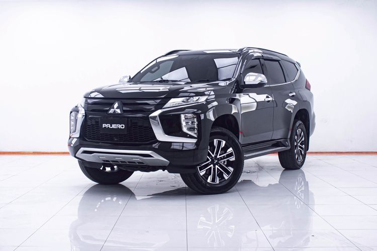 รถ Mitsubishi Pajero Sport 2.4 GT Plus สี ดำ