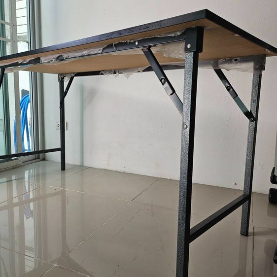 โต๊ะหน้าขาว 1.50ม. ขาเหล็กพับได้ (มือสอง) รูปที่ 3