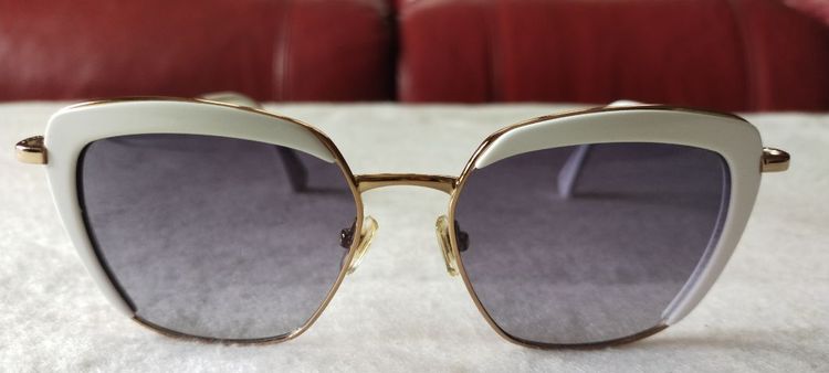 แว่นตากันแดด miu miu