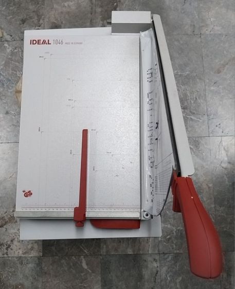 เครื่องตัดกระดาษ ระบบมือโยกแบบตั้งโต๊ะ ยี่ห้อ IDEAL รุ่น 1046 จากเยอรมัน รูปที่ 5