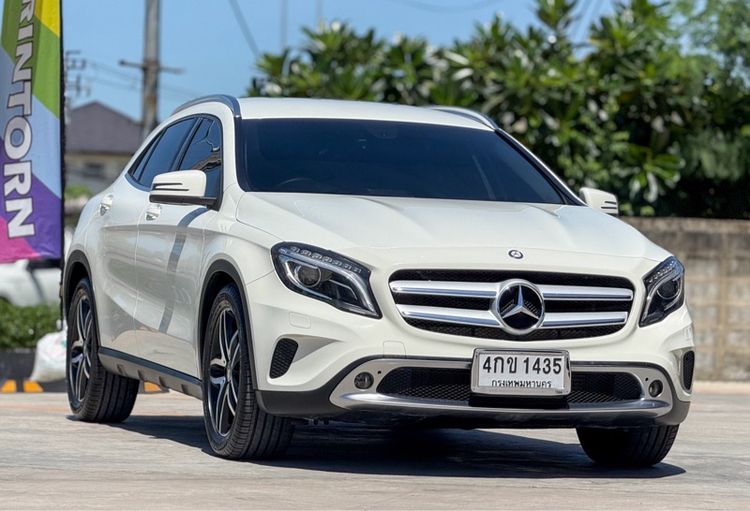 รถ Mercedes-Benz GLA-Class GLA200 สี ขาว
