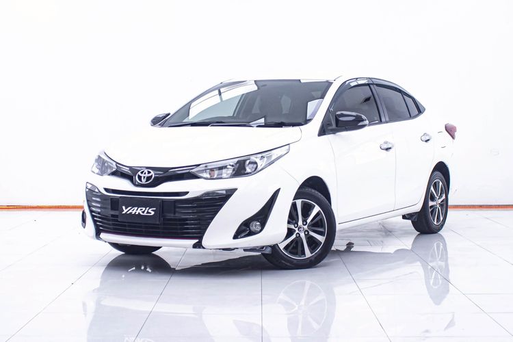 รถ Toyota Yaris ATIV 1.2 S สี ขาว