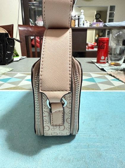 กระเป๋า Guess รูปที่ 3