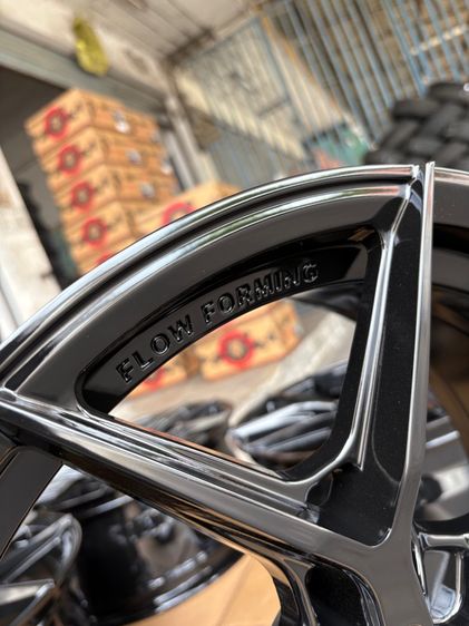 ล้อแม็กมือ1 ขอบ17 ก้านY 4รู100 กว้าง7.5 ออฟ35 สีดำเงา ล้อเบา FLOW FORMING งานJP งานสวยมากๆ รูปที่ 7