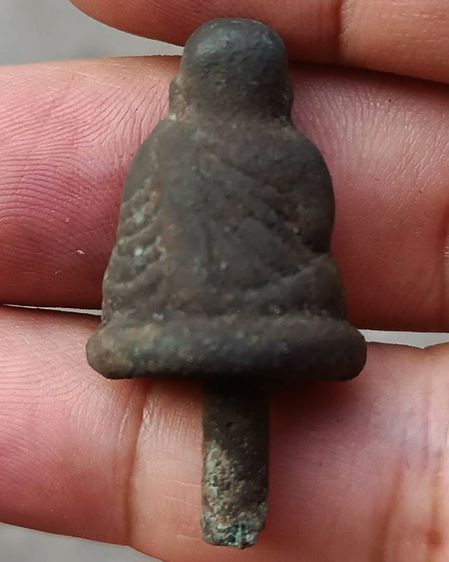 แท้ๆ จากวัด รูปหล่อหลวงพ่อเงิน รุ่นJืืuแตก วัดคงคาราม (บางคลานใต้) ตัดจากช่อกรรมการ ปี 2528  ตัดจากช่อกรรมการมา ไม่ผ่า่นการล้าง หรือตกแต่ง รูปที่ 4