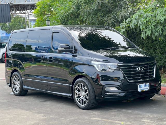 รถ Hyundai H-1  2.5 Deluxe สี ดำ