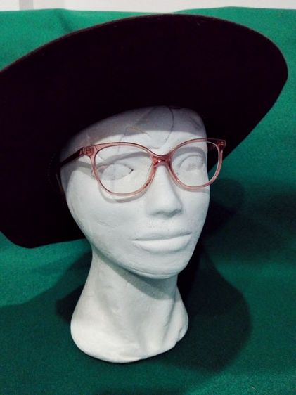 กรอบแว่นตาแท้แบรนด์ Kylie Minogue รุ่น Enjoy your self รหัส 32856873 ขนาด 49-15-135มม.สีน้ำตาลอมชมพูเป็นกรอบแว่นตาแฟชั่นจากนักร้องออสเตรเลีย รูปที่ 2