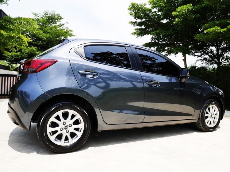 Mazda Mazda 2 2016 1.3 Sports High Connect Sedan เบนซิน ไม่ติดแก๊ส เกียร์อัตโนมัติ เทา รูปที่ 4