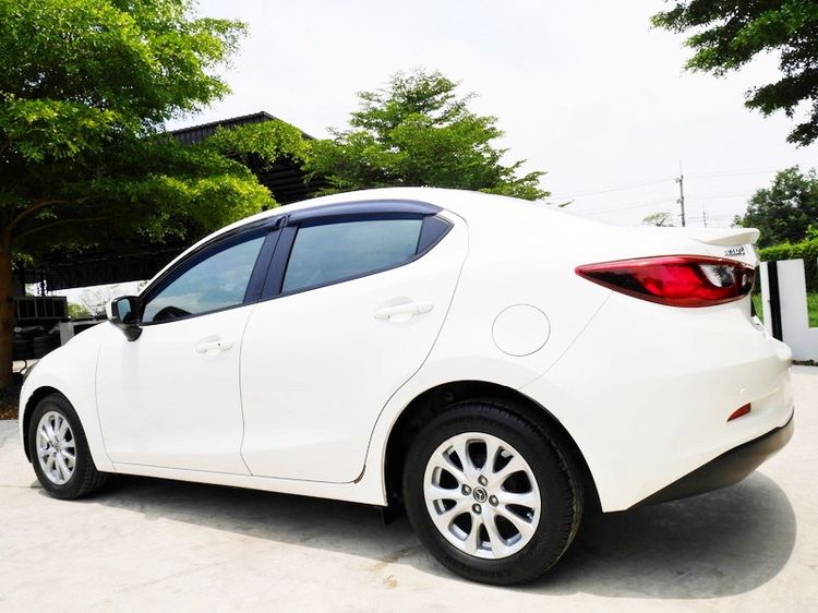 Mazda Mazda 2 2018 1.3 High Sedan เบนซิน ไม่ติดแก๊ส เกียร์อัตโนมัติ ขาว รูปที่ 3