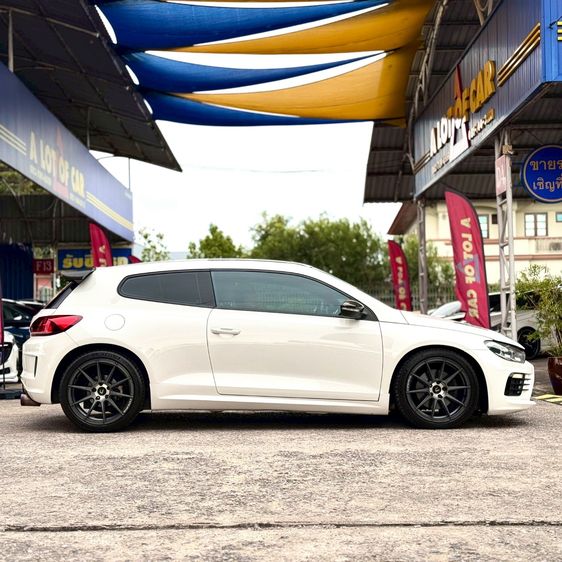 Volkswagen Scirocco 2010 2.0 R Sedan เบนซิน ไม่ติดแก๊ส เกียร์อัตโนมัติ ขาว รูปที่ 3
