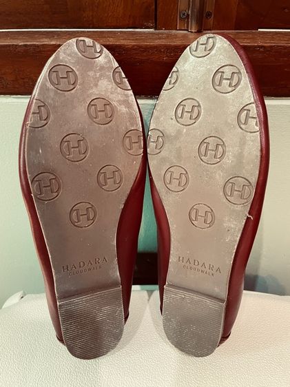 รองเท้าคัทชูสีแดงส้นแบน รูปที่ 3