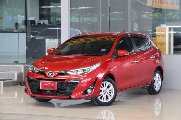 รถ Toyota Yaris 1.2 G สี แดง