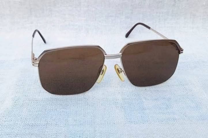 แว่นตาเทพเจ้าของชาวเยอรมัน RODENSTOCK 12KGF Exclusiv Series–เลนส์กระจกพระเจ้า CARL ZEISS JENA กรอบทองคำแท้–หุ้ม 12KGF...Authentic Vintage RODENSTOCK 12KGF Handcrafted in Germany รูปที่ 12