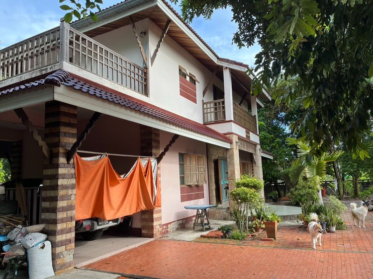 มีบางส่วน สร้างเสร็จก่อน 2010 ไม่ใช่ บ้านเดี่ยว 2 ชั้นเพื่อนบ้านเป็นมิตร รูปที่ 2