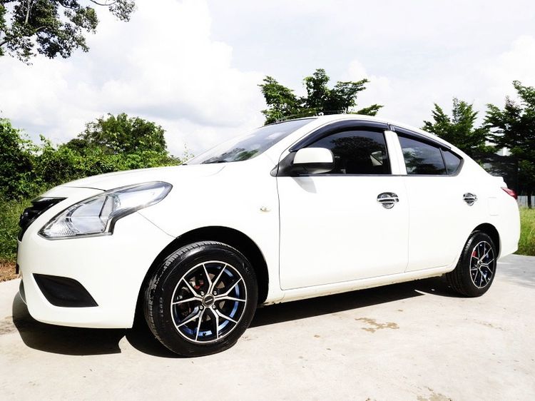 รถ Nissan Almera 1.2 E สี ขาว