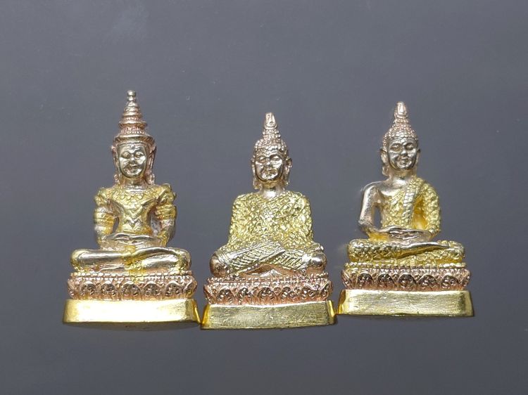 พระแก้วมรกต ชุด 3 ฤดู เนื้อเงินสามกษัตริย์ พิธีมหาพุทธาภิเษก วัดพระศรีรัตนศาสดาราม ปี2538 ตลับเดิม รูปที่ 4