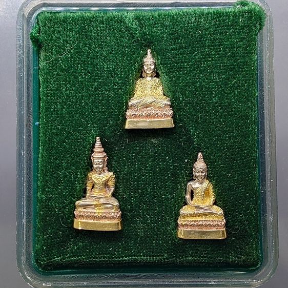 พระแก้วมรกต ชุด 3 ฤดู เนื้อเงินสามกษัตริย์ พิธีมหาพุทธาภิเษก วัดพระศรีรัตนศาสดาราม ปี2538 ตลับเดิม รูปที่ 3