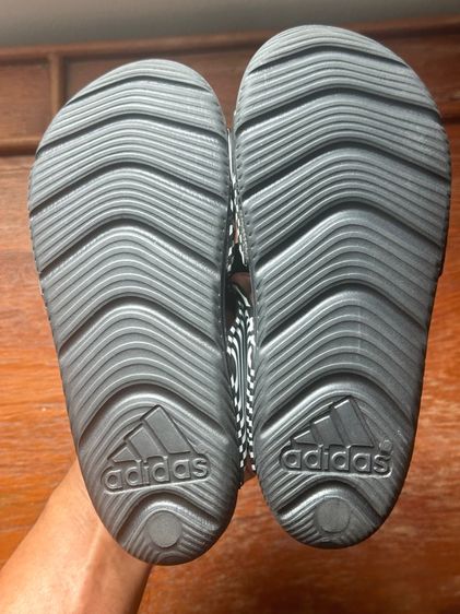 Adidas รูปที่ 2
