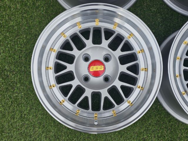 BBS LM
ขอบ 15 กว้าง 8 ET25
4รู100 pcd. รูปที่ 5