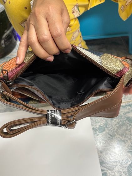 กระเป๋าถือและ สะพาย มือสอง ราคาถูกมาก รูปที่ 17