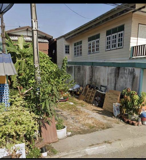 ต้องการขายที่ดิน 20 ตารางวา อยู่ ในการเคหะ ฉลองกรุงอยู่ หนองจอก ตำบล ลำผักชี  ที่ดิน ถมแล้ว 