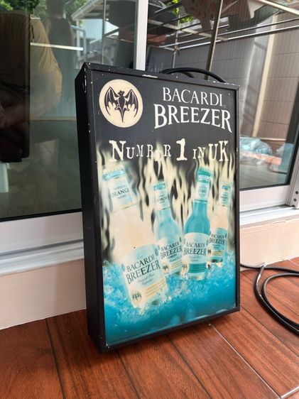 ป้ายไฟ Bacardi Breezer