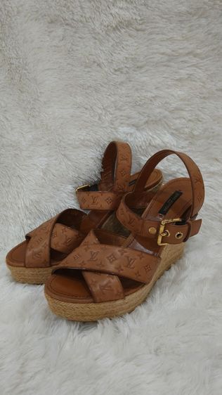 รองเท้า Louis Vuitton ส้นเตารีด สูง4นิ้ว เบอร์38.5