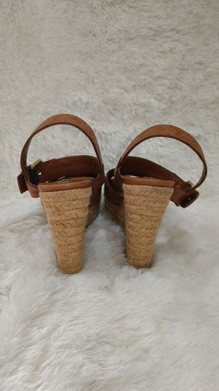 รองเท้า Louis Vuitton ส้นเตารีด สูง4นิ้ว เบอร์38.5 รูปที่ 6