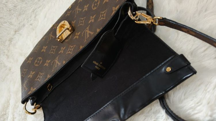 กระเป๋าสะพาย Louis Vuitton หนังแคนวาส มือสอง สภาพดี  รูปที่ 10