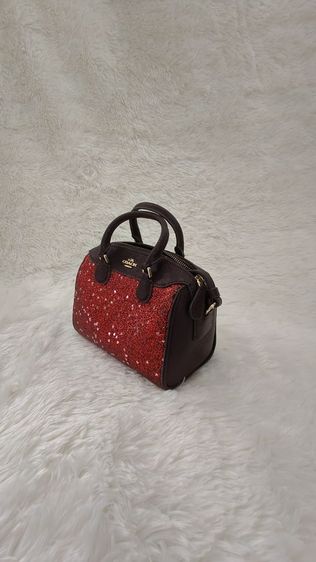 กระเป๋าใบจิ๋ว Coach มีสายสะพายยาว มือสองสภาพดี รูปที่ 3