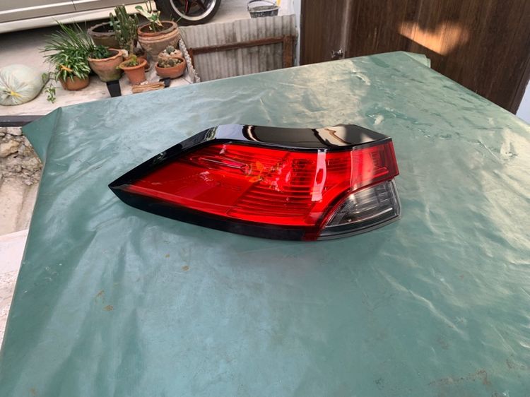 ขายไฟท้ายโตโยต้าคอร์สของแท้มือสอง