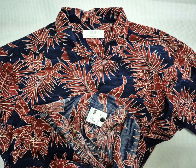 Uniqlo เสื้อฮาวาย ลายสวยสีกลมแดง รูปที่ 4