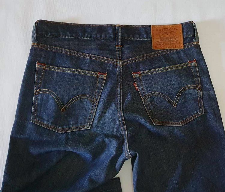 Levi's 702 กางเกงยีนส์สีน้ำเงินเข้มออกเฟส