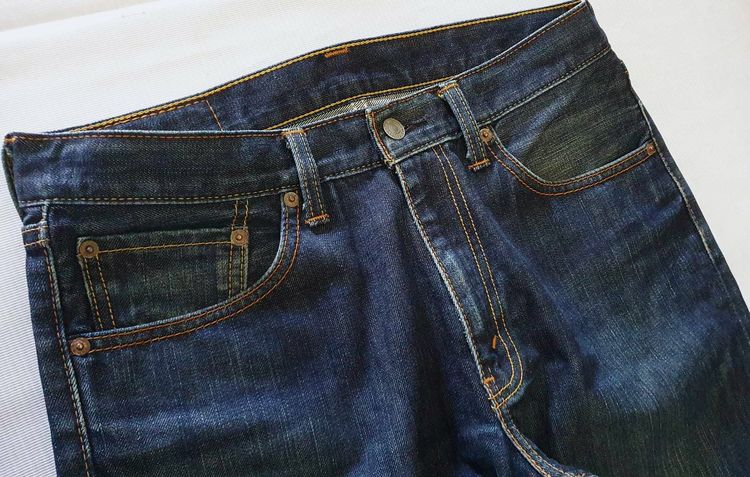 Levi's 702 กางเกงยีนส์สีน้ำเงินเข้มออกเฟส รูปที่ 2