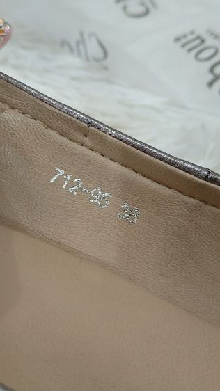 รองเท้าคัชชู ส้นสูง 1 นิ้ว สีเทา หนังนิ่ม ใส่สบาย Chou รูปที่ 6