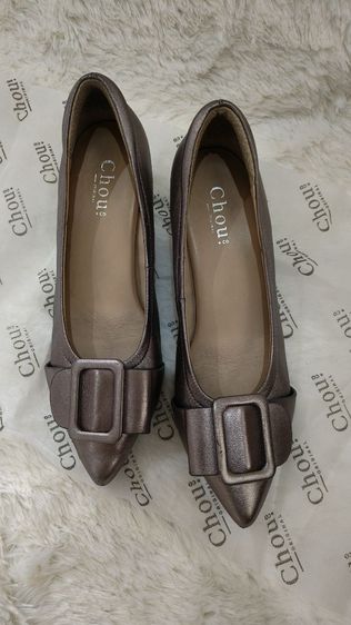 รองเท้าคัชชู ส้นสูง 1 นิ้ว สีเทา หนังนิ่ม ใส่สบาย Chou รูปที่ 4