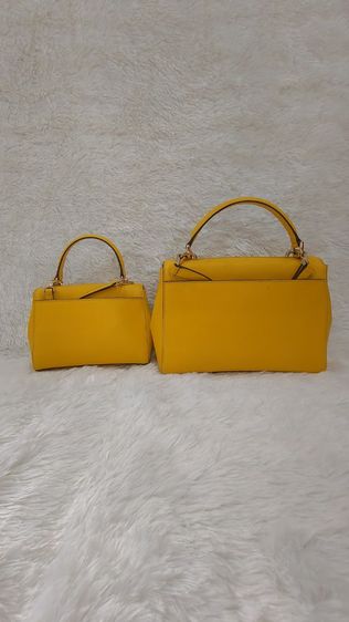 กระเป๋าสะพายยาวได้ Michael kors สีเหลืองมาสตาด 2ใบแม่ลูก รูปที่ 2